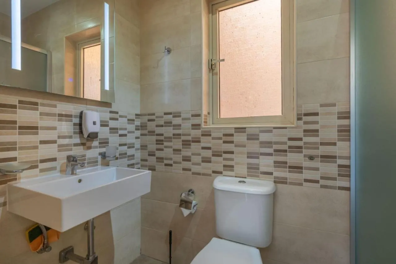 Sea-View Retreat 2 Apartman San Ġiljan Málta